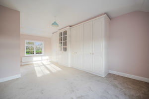 Principal bedroom- click for photo gallery